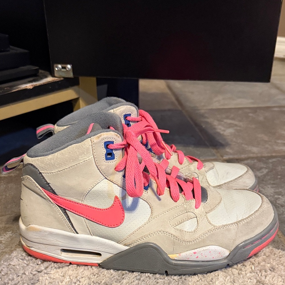 Nike Mid-Top Sneakers in Gray with Pink Accents